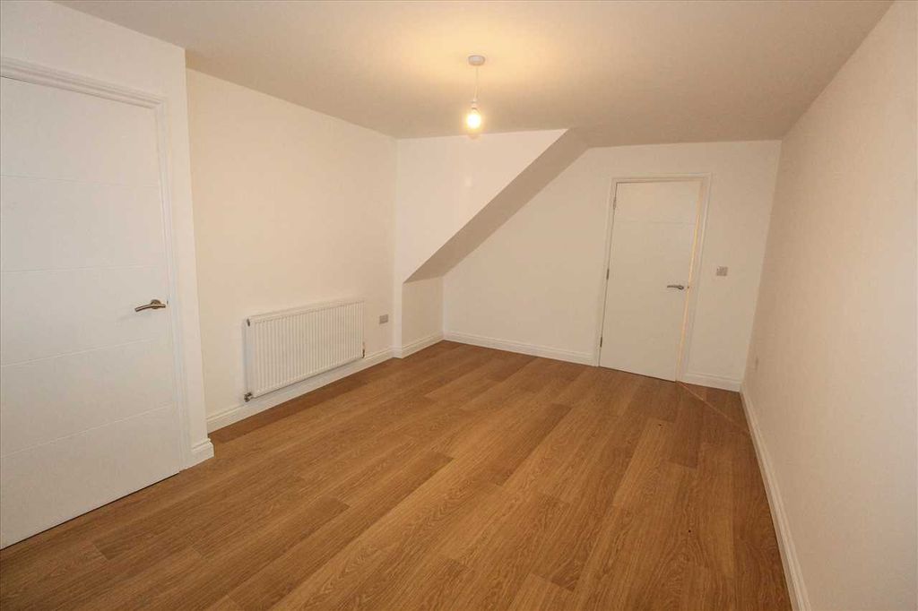 Property photo 2 of 11 Living Room