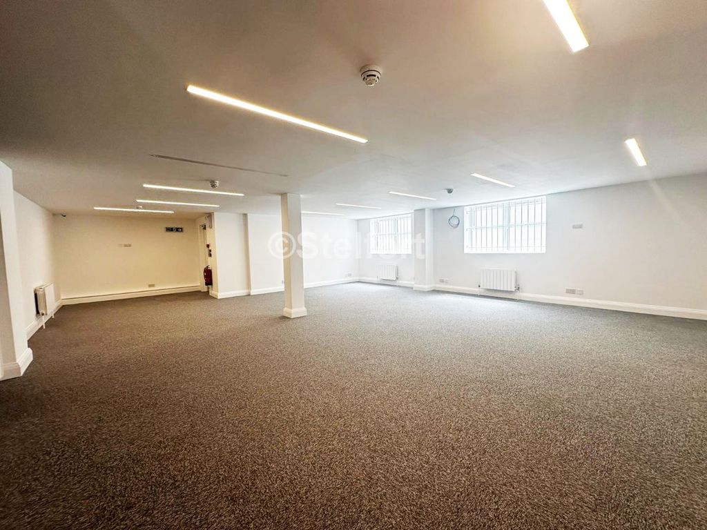 Property photo 1 of 3
