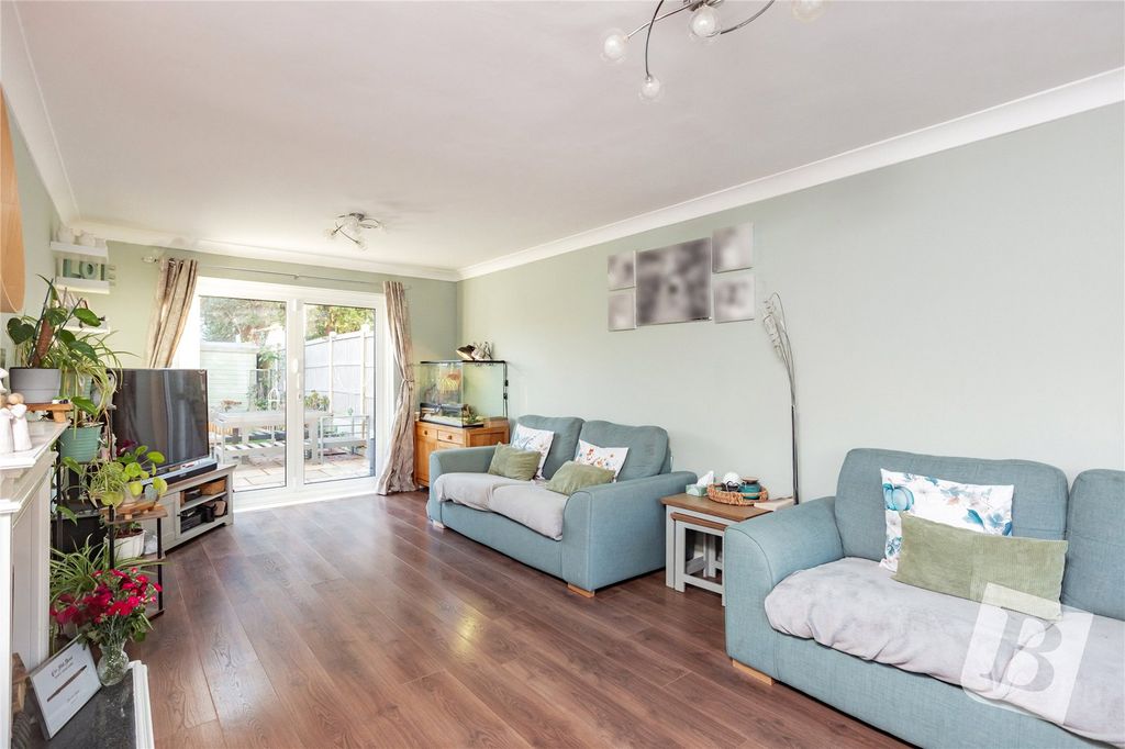 Property photo 3 of 14 Living Room