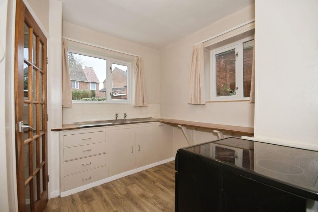 Property photo 2 of 16 Kitchen.Jpg