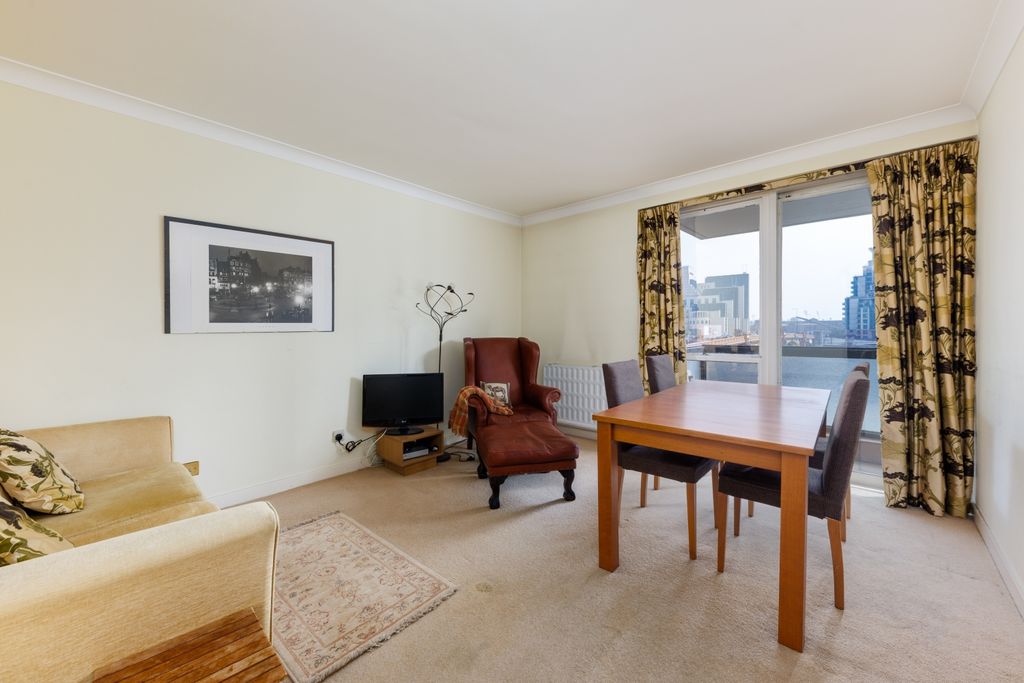 Property photo 2 of 8 Reception Room (1)