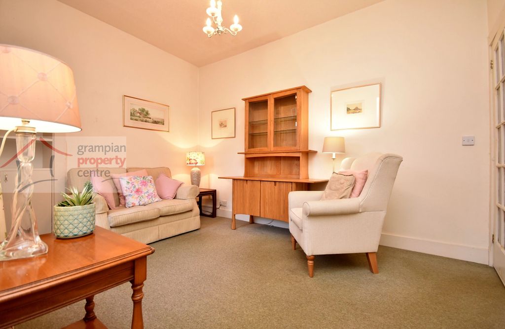 Property photo 3 of 16 Lounge 3 .Jpg