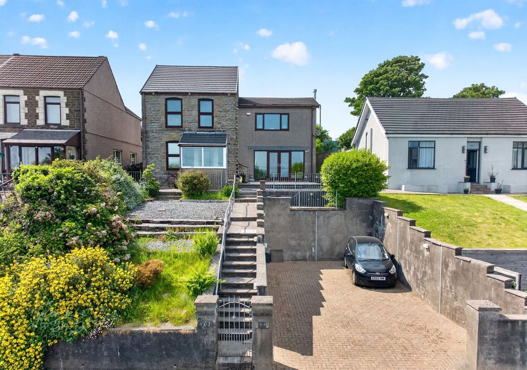 Property photo 1 of 52