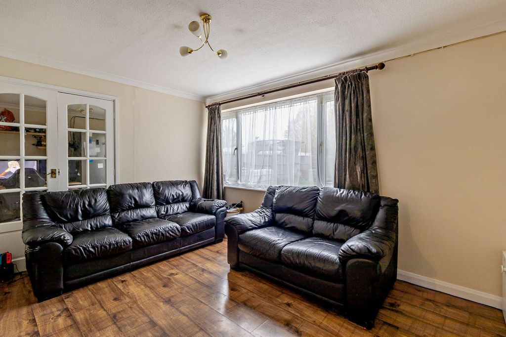 Property photo 3 of 19