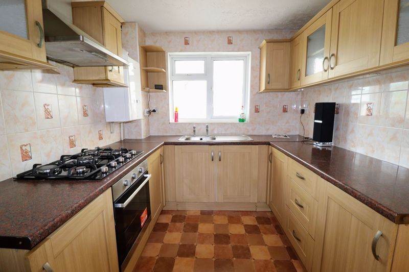 Property photo 3 of 17 Kitchen