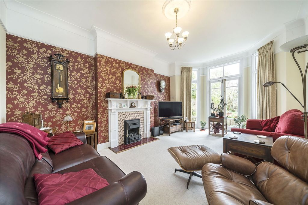 Property photo 2 of 8 Picture No. 11