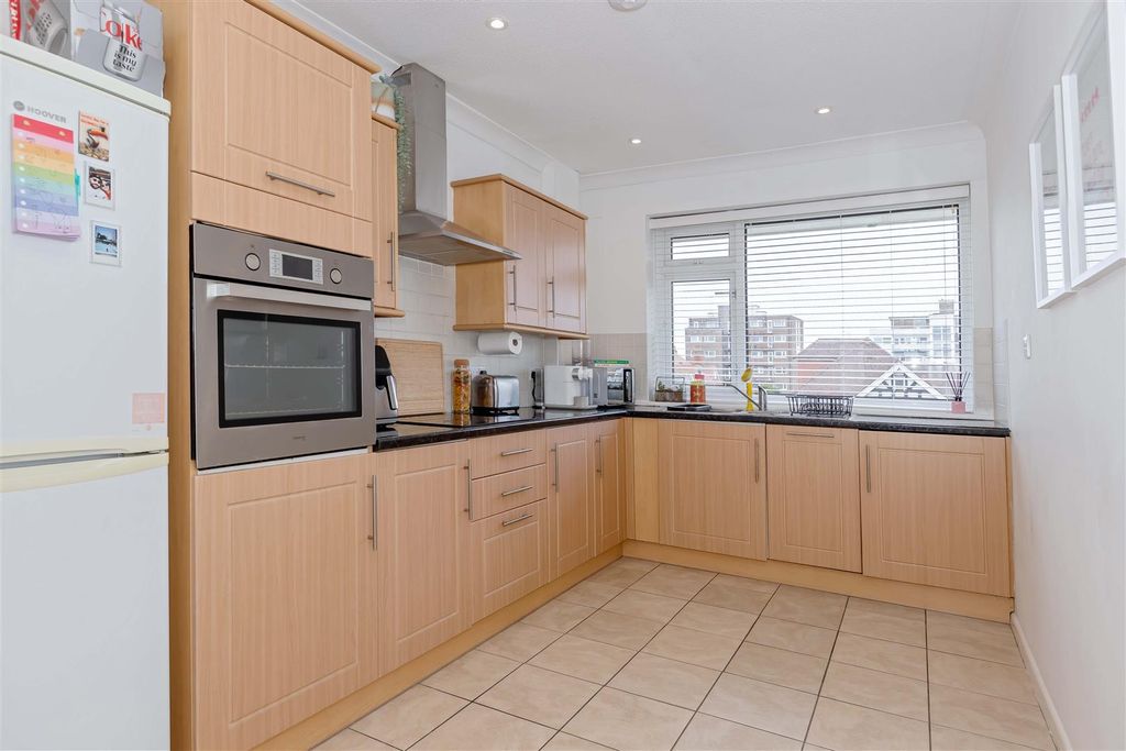 Property photo 2 of 9 Beverely Court_1.Jpg