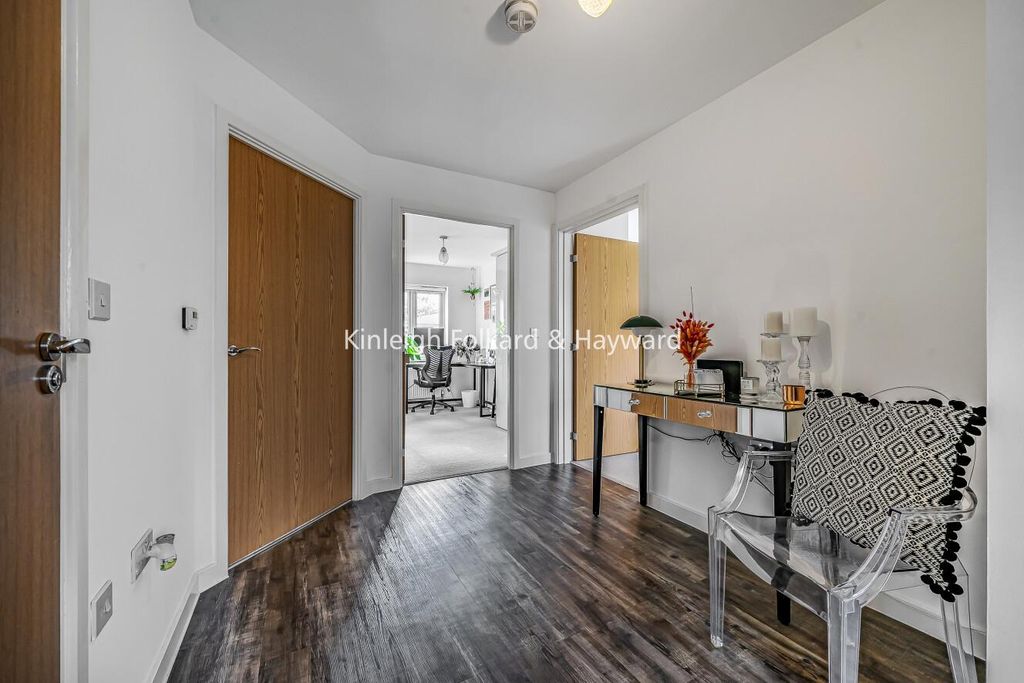 Property photo 3 of 16 Picture 3