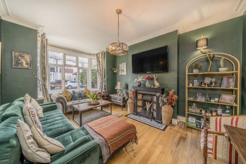 Property photo 2 of 8