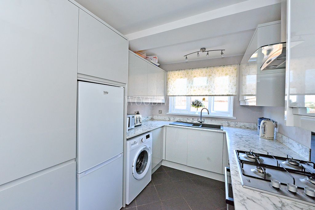 Property photo 2 of 15 Kitchen