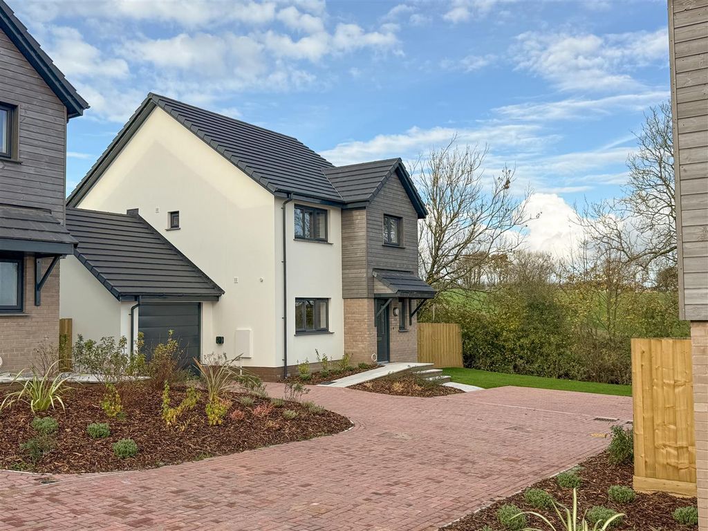 Property photo 3 of 14