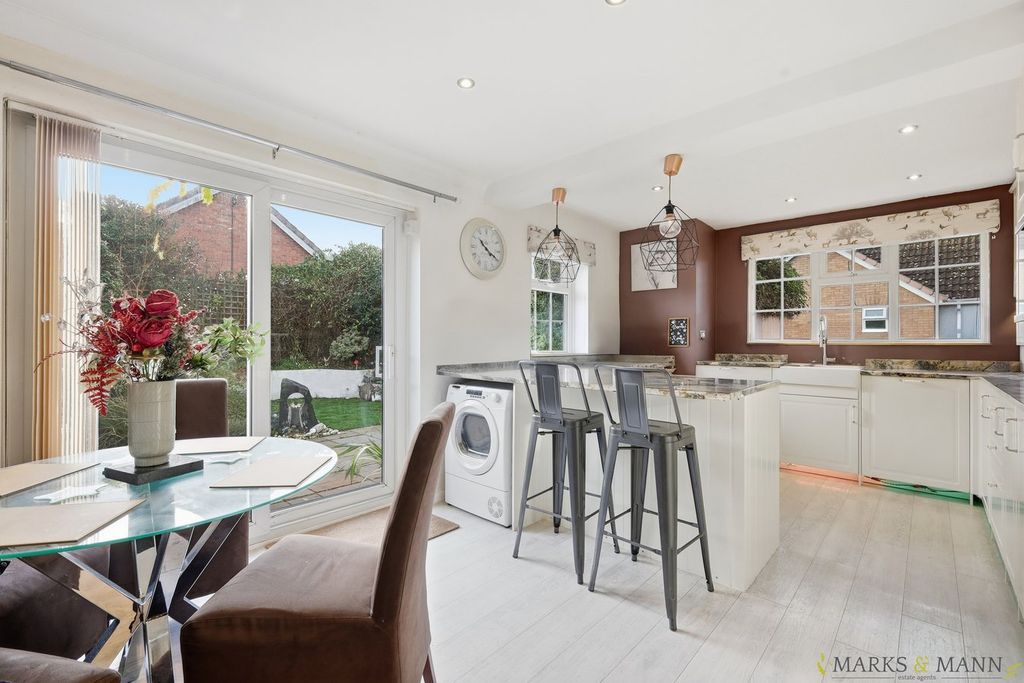 Property photo 3 of 29