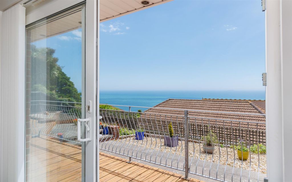 Property photo 2 of 23 Gorgeous Sea Views