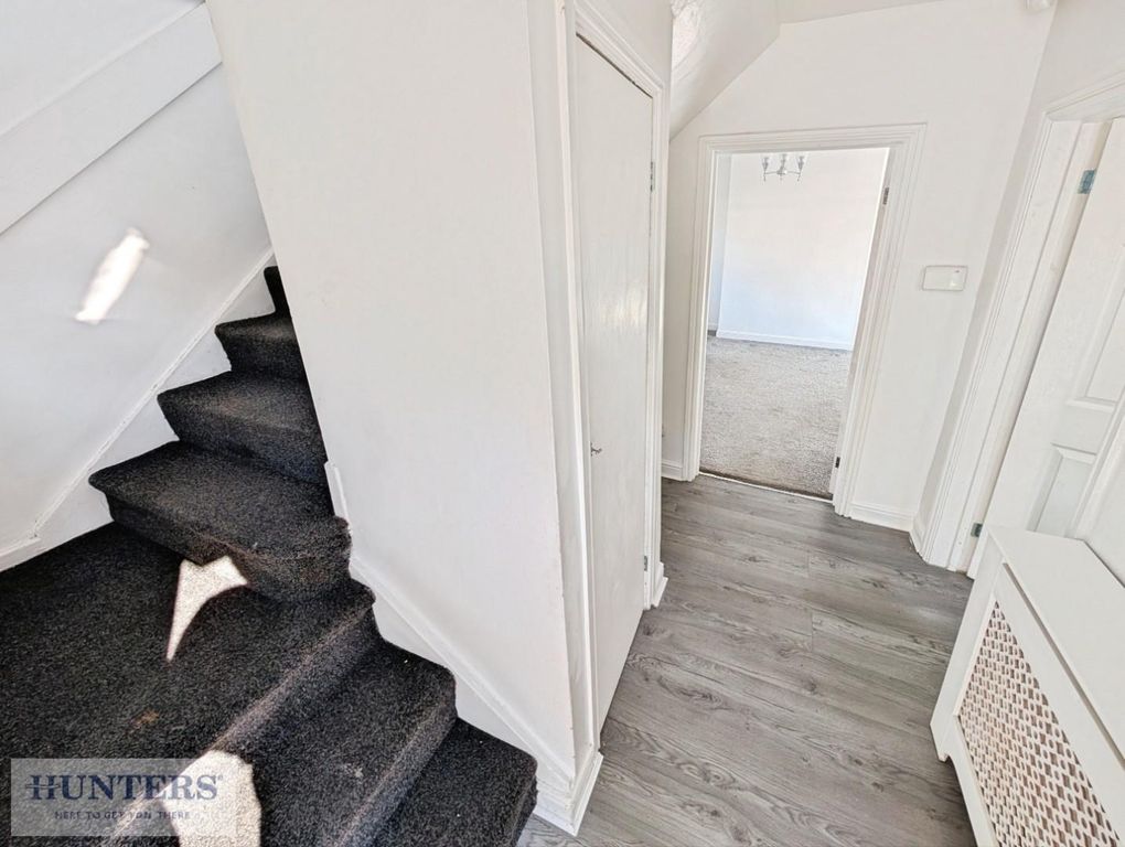 Property photo 3 of 13 Entrance Hallway