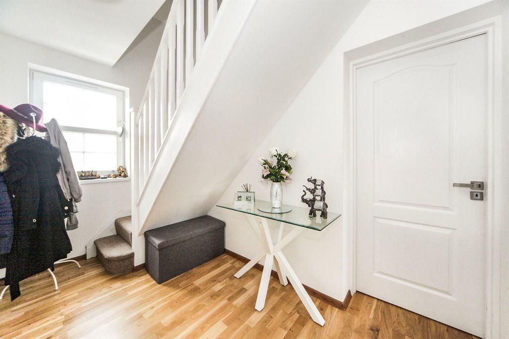 Property photo 2 of 14 Bedroom