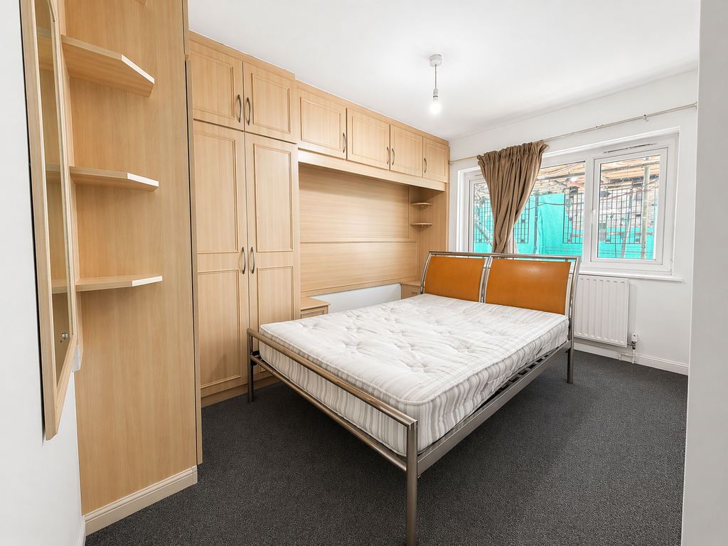 Property photo 3 of 6 Bedroom 1