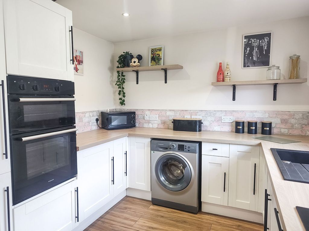 Property photo 1 of 29