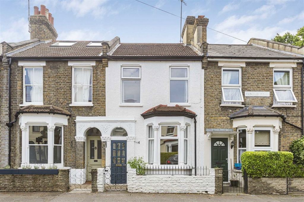 Property photo 1 of 8