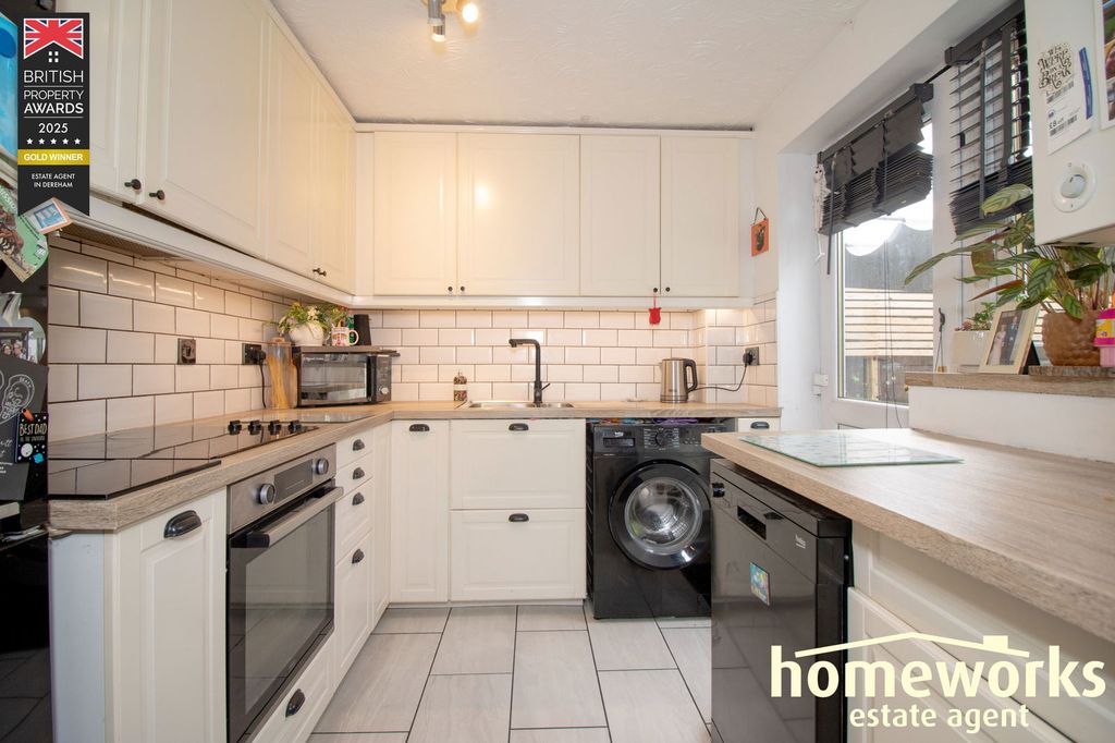 Property photo 2 of 12