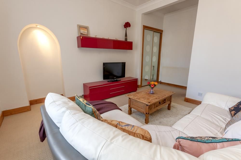 Property photo 2 of 12 Lounge