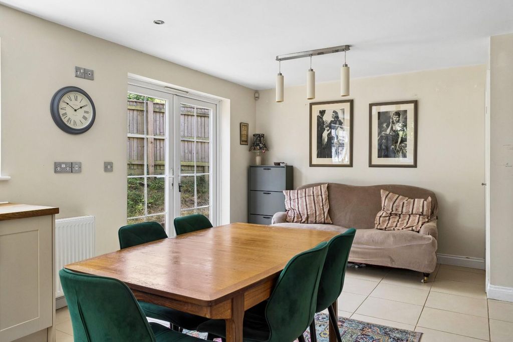 Property photo 3 of 18 Dining Area