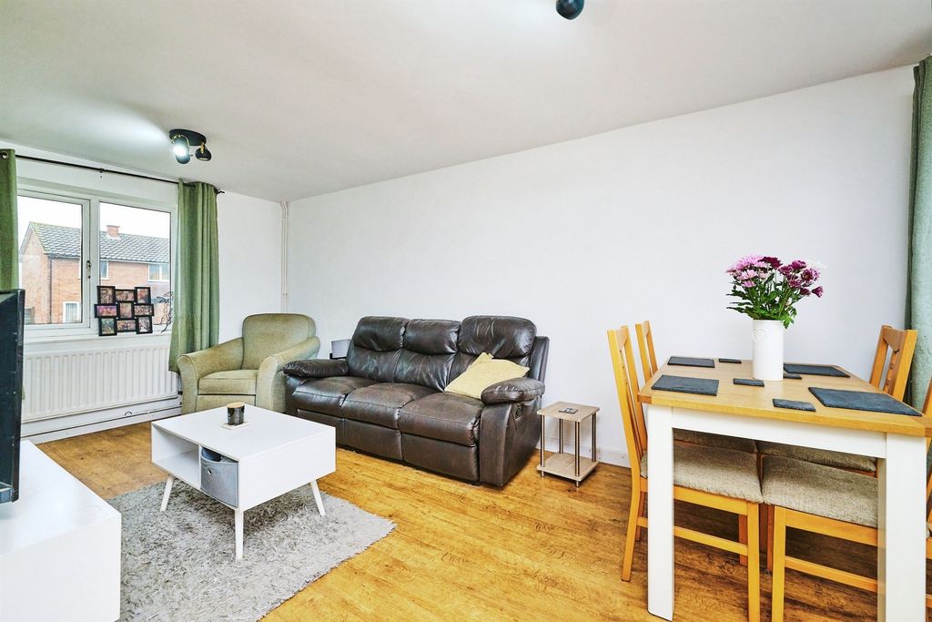 Property photo 3 of 13