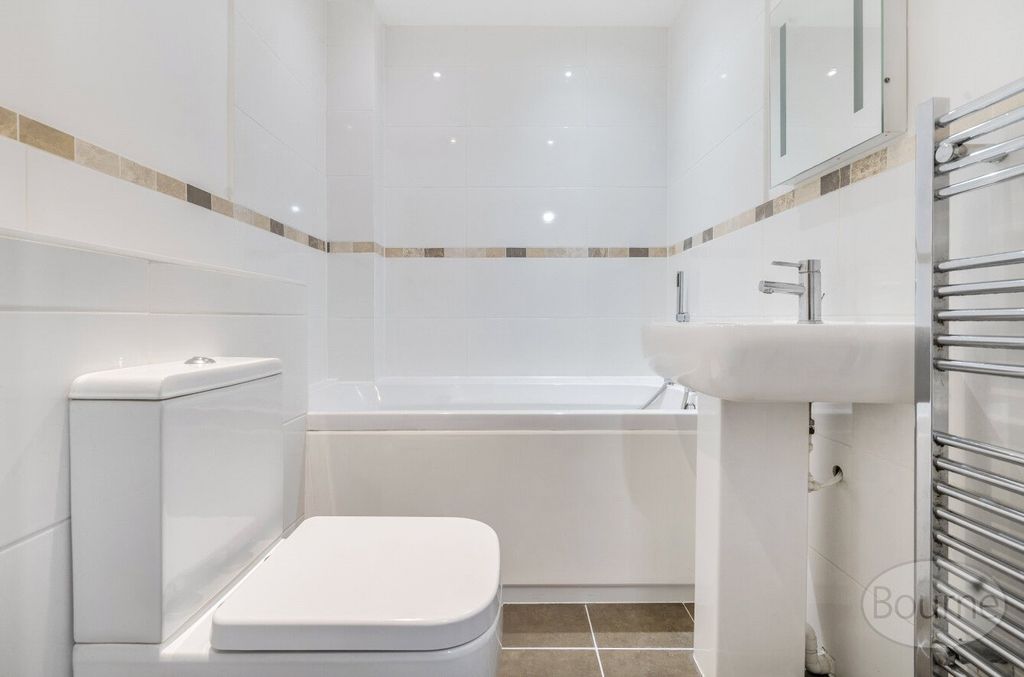 Additional image 9 of 1 bed flat for saleSwan Street, Petersfield, Hampshire GU32