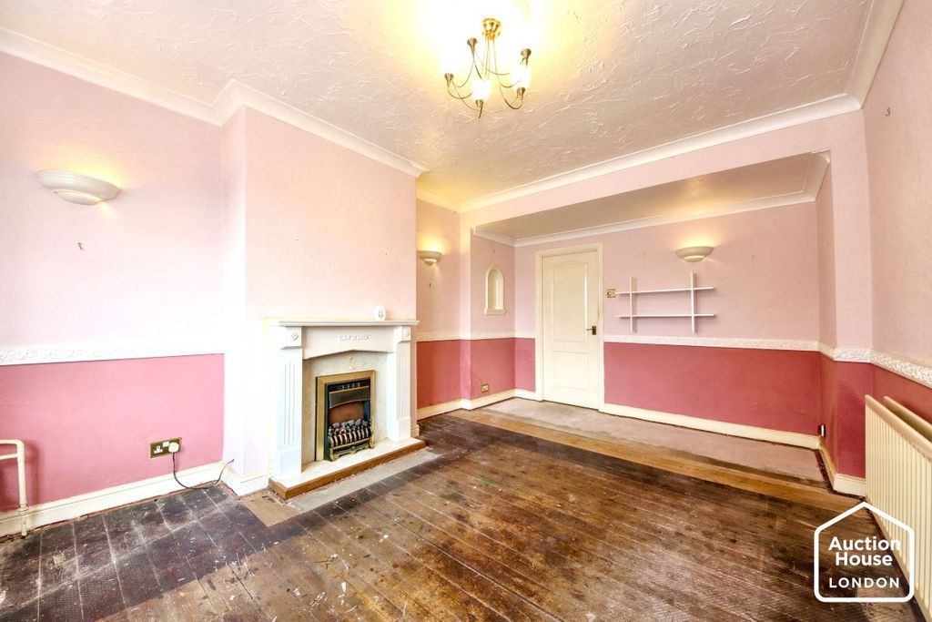Property photo 2 of 22