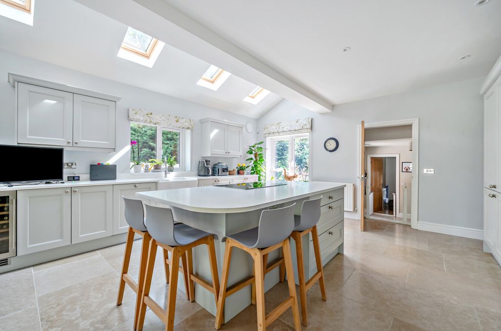 Property photo 3 of 37 30-6A61F0cc69445-...