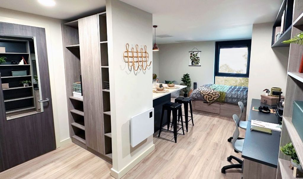 Property photo 1 of 20 Crm_Portsmouth_Stanleystudios_(1).Jpg