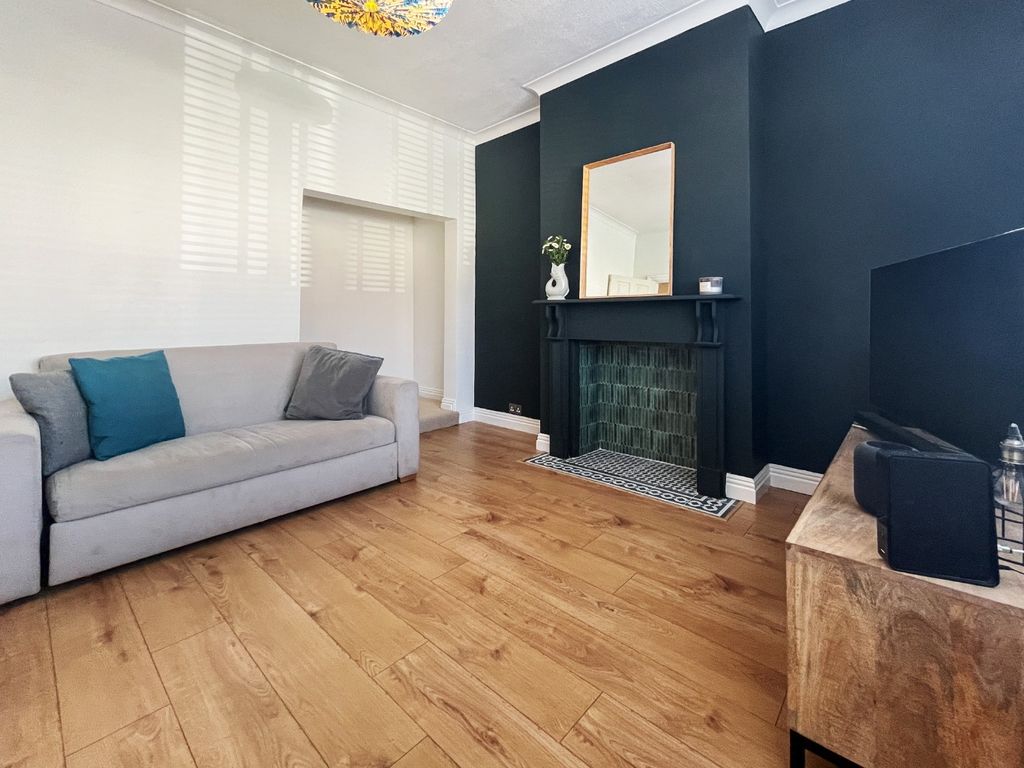 Property photo 2 of 15 4151083