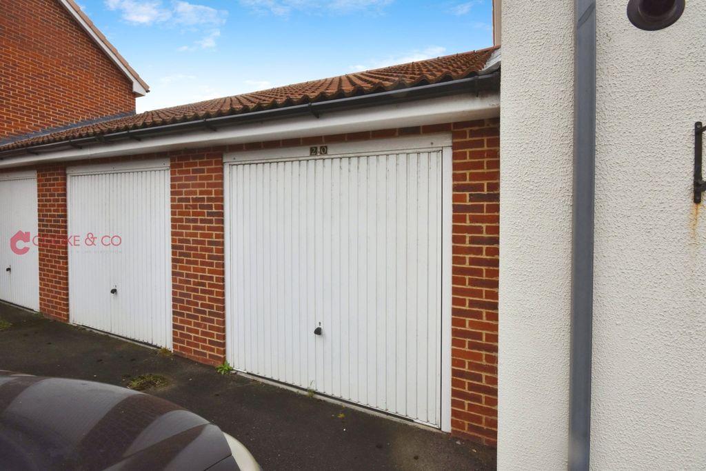 Property photo 2 of 16