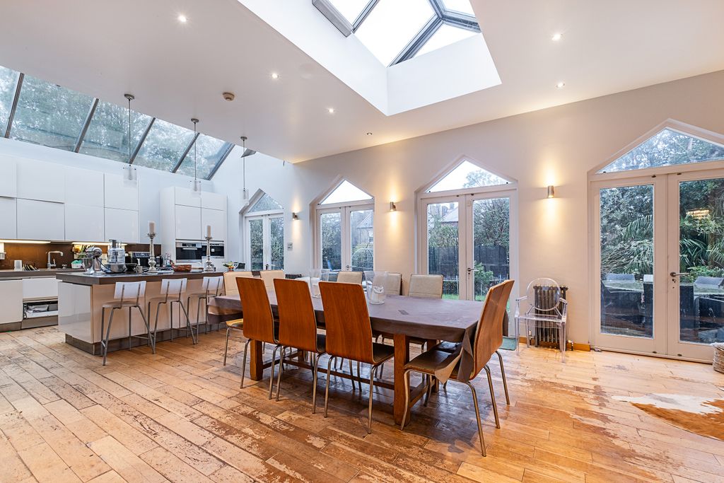 Property photo 2 of 19