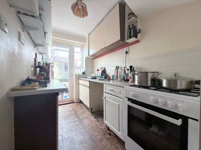 Property photo 1 of 12 2 Bed Terraced House To Rent Blanchland Road, Morden Sm4