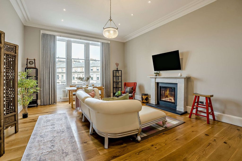 Property photo 1 of 21 Spacious Living Area