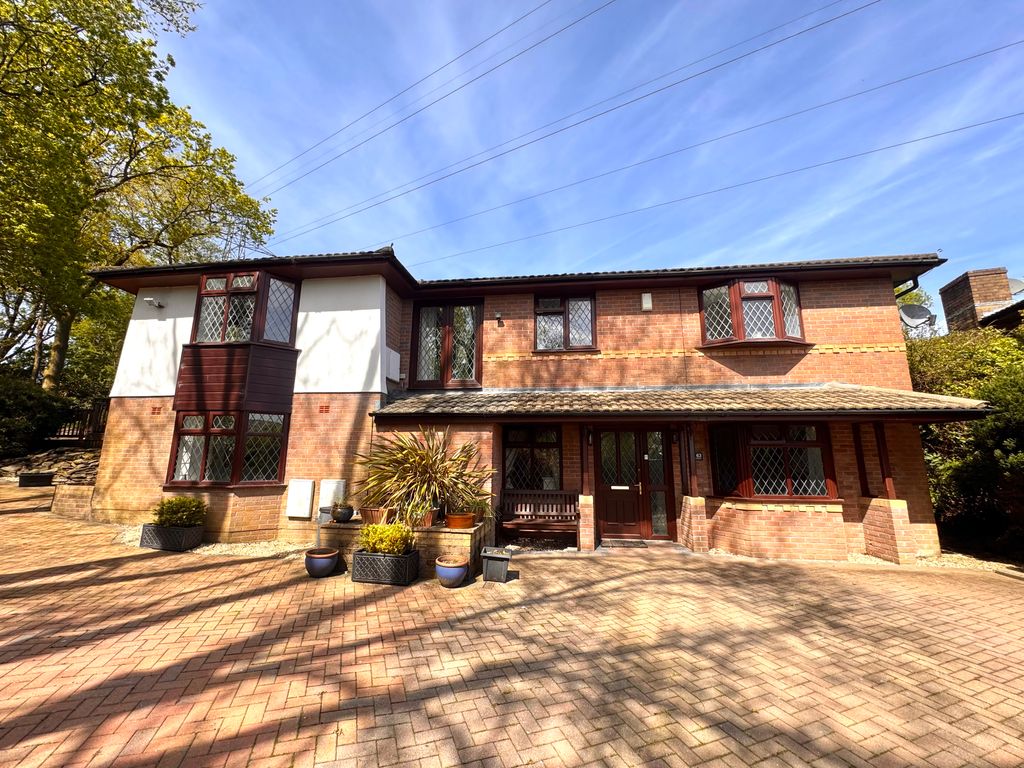 Property photo 1 of 33