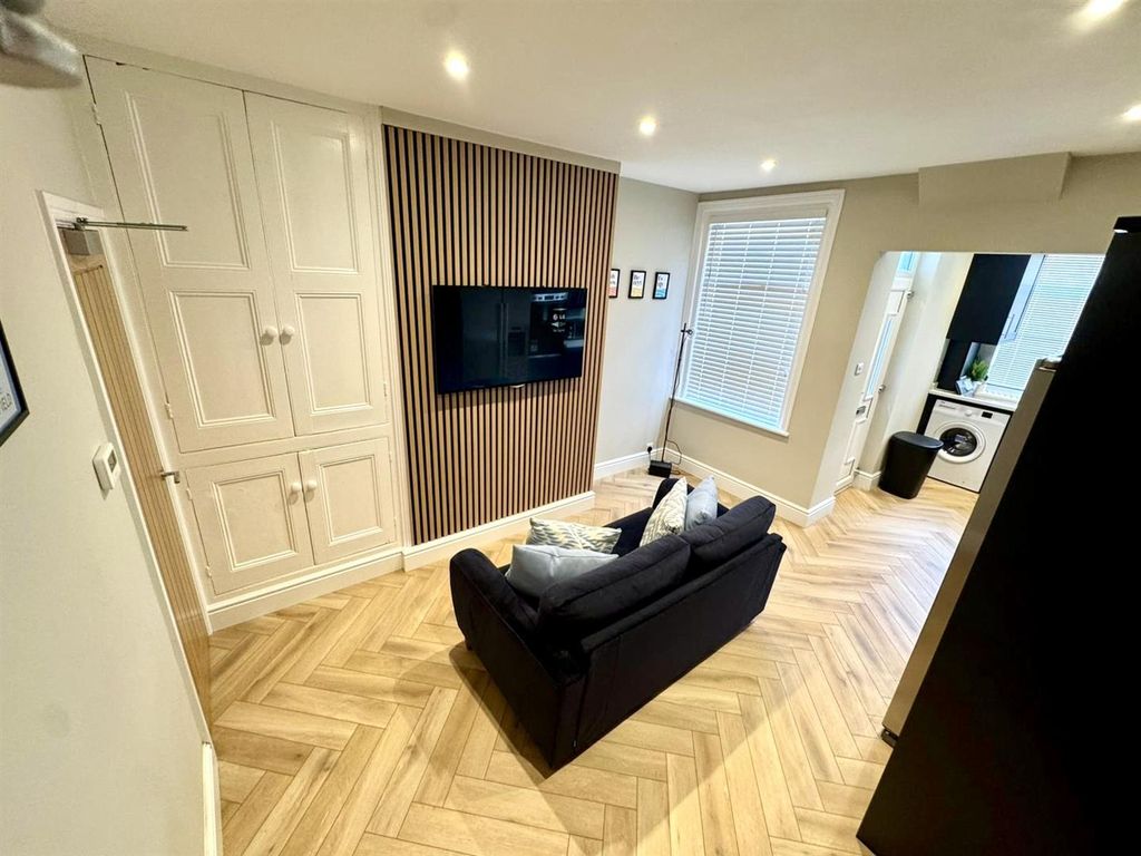 Property photo 2 of 11 Img_6048.Jpg