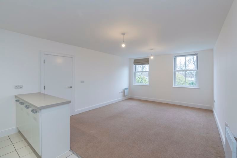 Property photo 2 of 22 Lounge