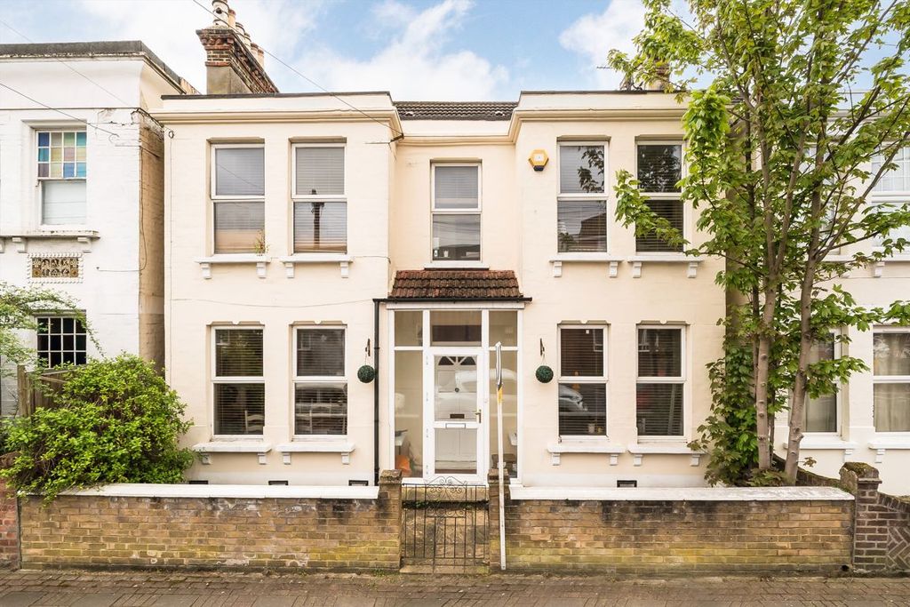 Property photo 1 of 8