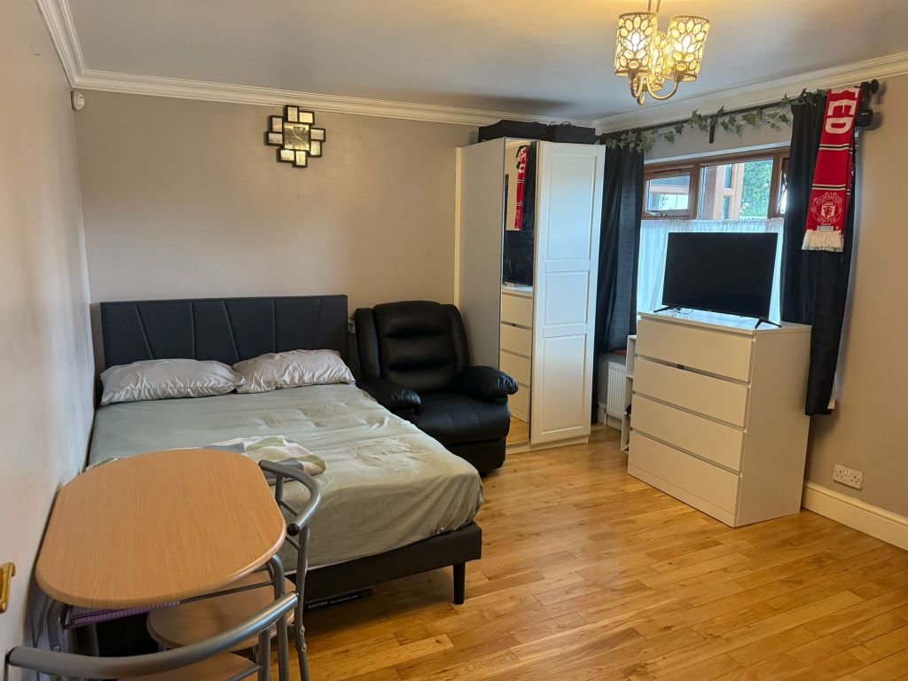 Property photo 2 of 8