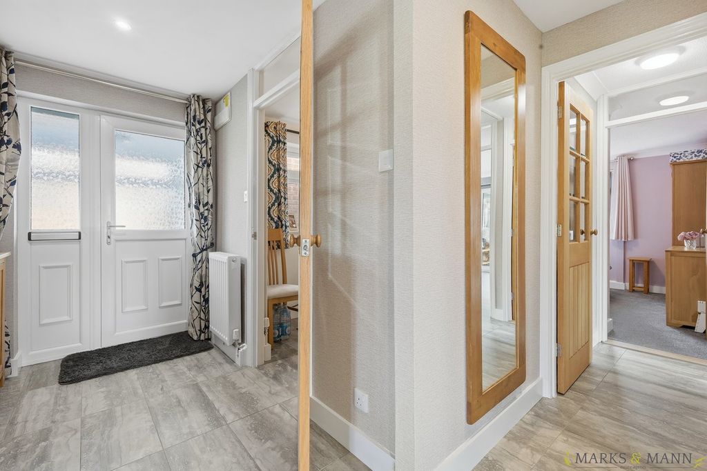 Property photo 2 of 22