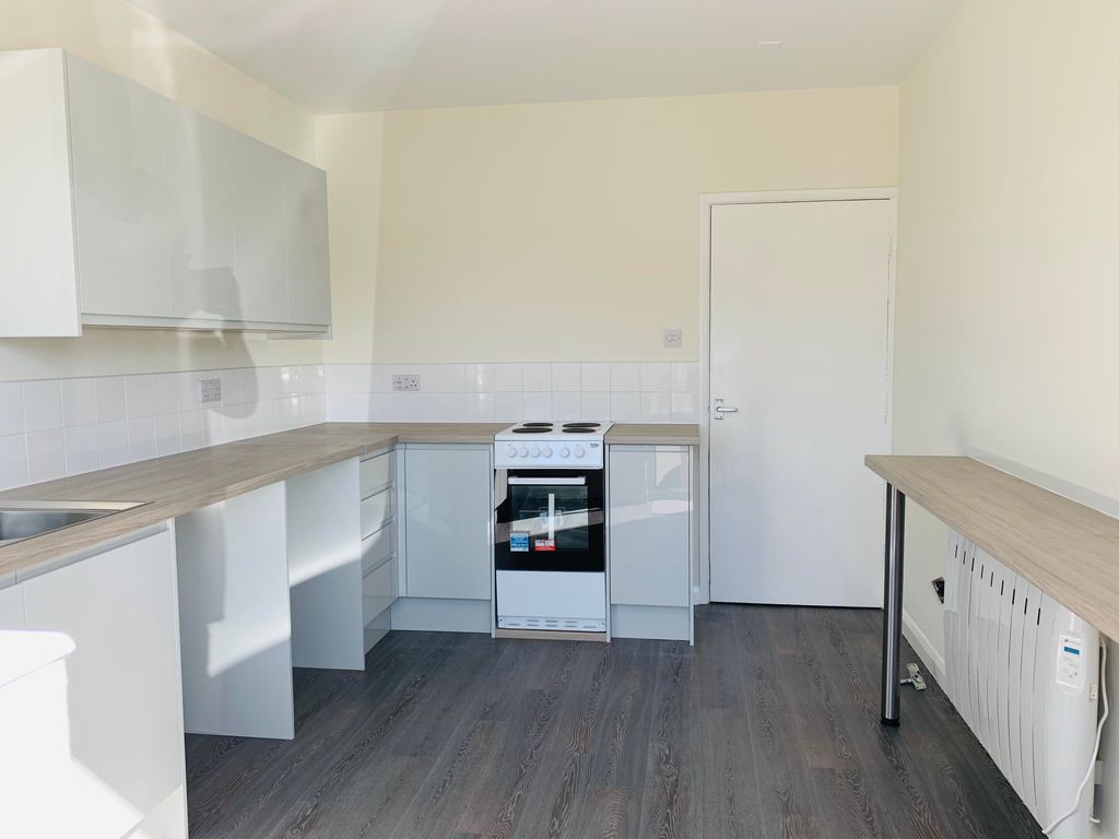 Property photo 1 of 4 Kitchen