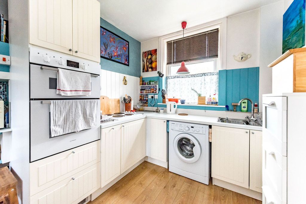 Property photo 3 of 19