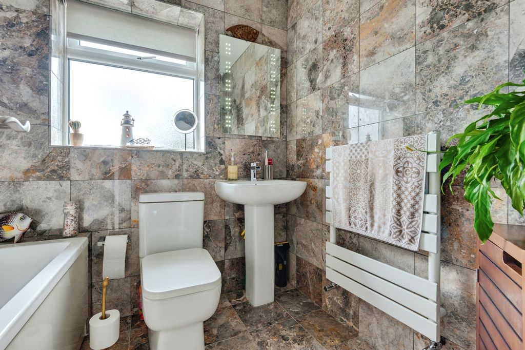 Property photo 3 of 21 Pbox-Img.Jpg