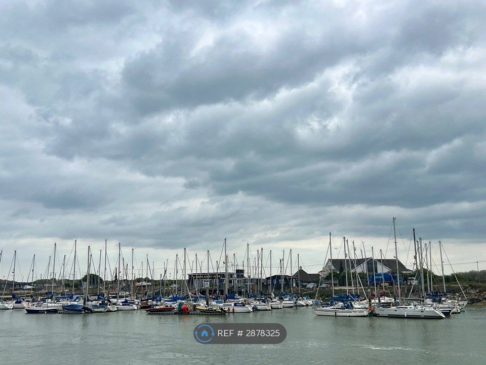 Additional image 20 of 2 bed flat to rentBeach Crescent, Littlehampton BN17