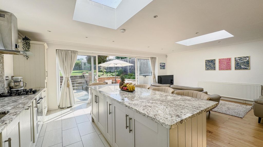 Property photo 2 of 23 Kitchen