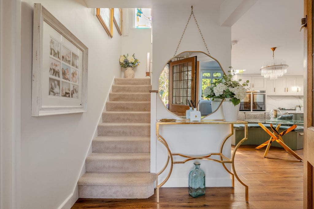 Property photo 2 of 43