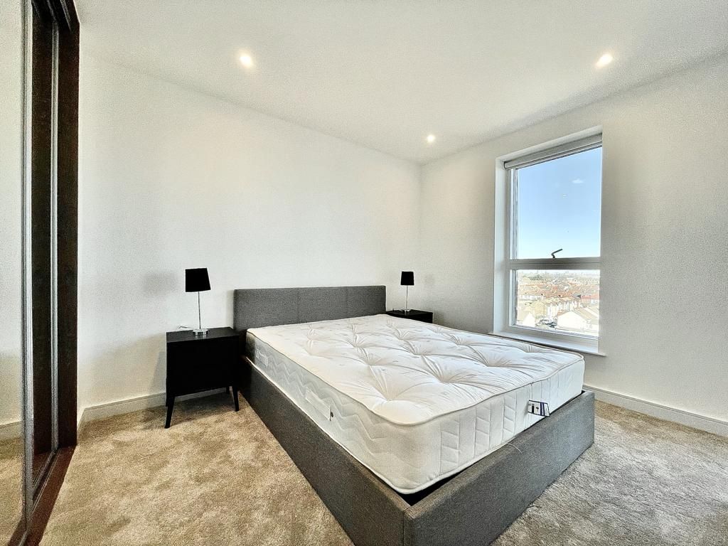 Property photo 3 of 8 Gallery