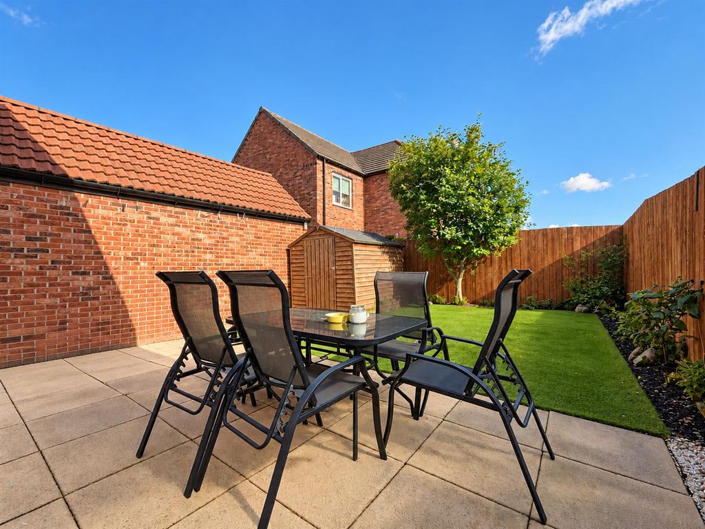 Property photo 3 of 16 Lovely Private Garden