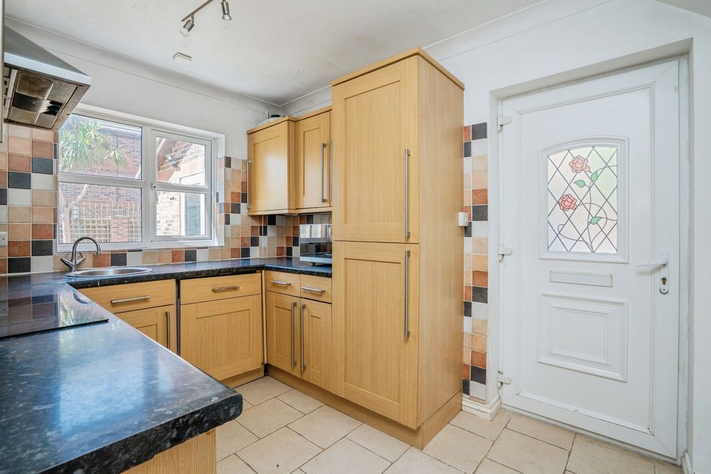 Property photo 2 of 15 Kitchen